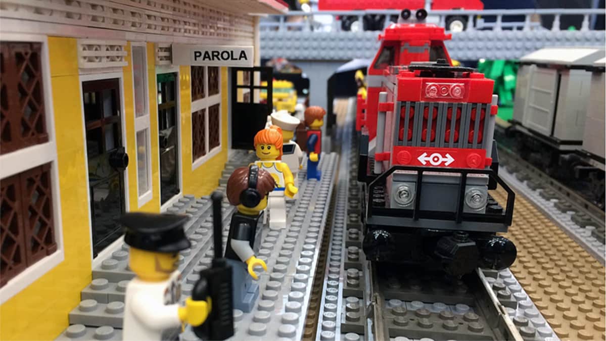 Parolan asema Lego-rakennelmana