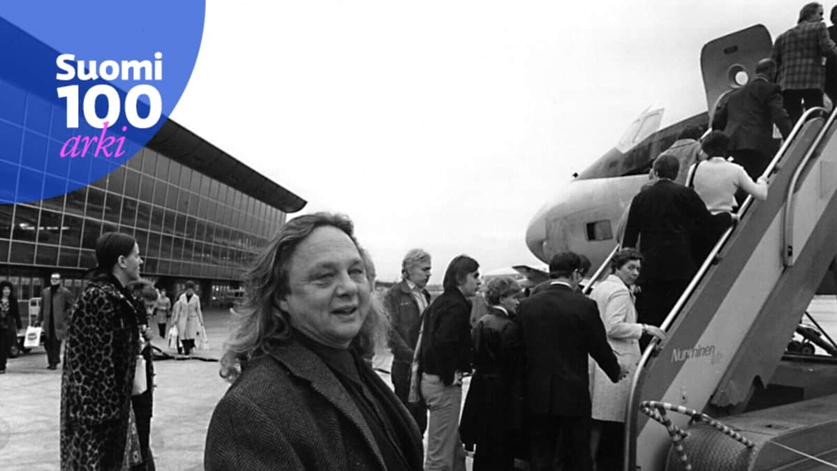 Keihäsmatkat Oy:n toimitusjohtaja Kalevi Keihänen Helsinki-Vantaan lentoasemalla. Keihäsmatkat lennätti 1960- ja 1970-luvuilla suomalaisia manner-Espanjaan ja Kanariansaarille.