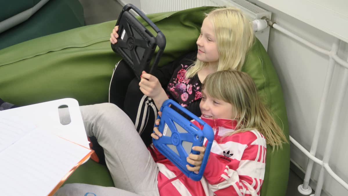 Telma Tuhkasaari ja Aurora Tuominen