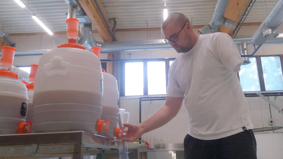 Olutta testaustynnyreissä. Iiro Heikkilä. Nilkko Brewing.