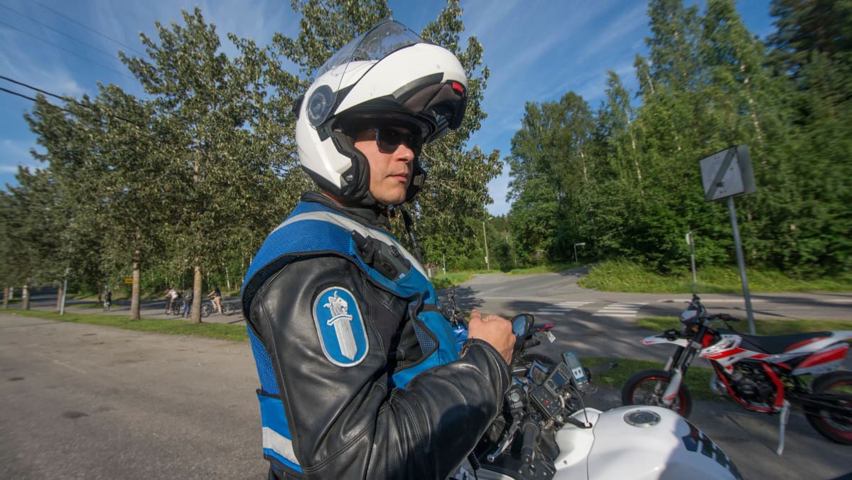 Vanhempi konstaapeli Petteri Serguskin