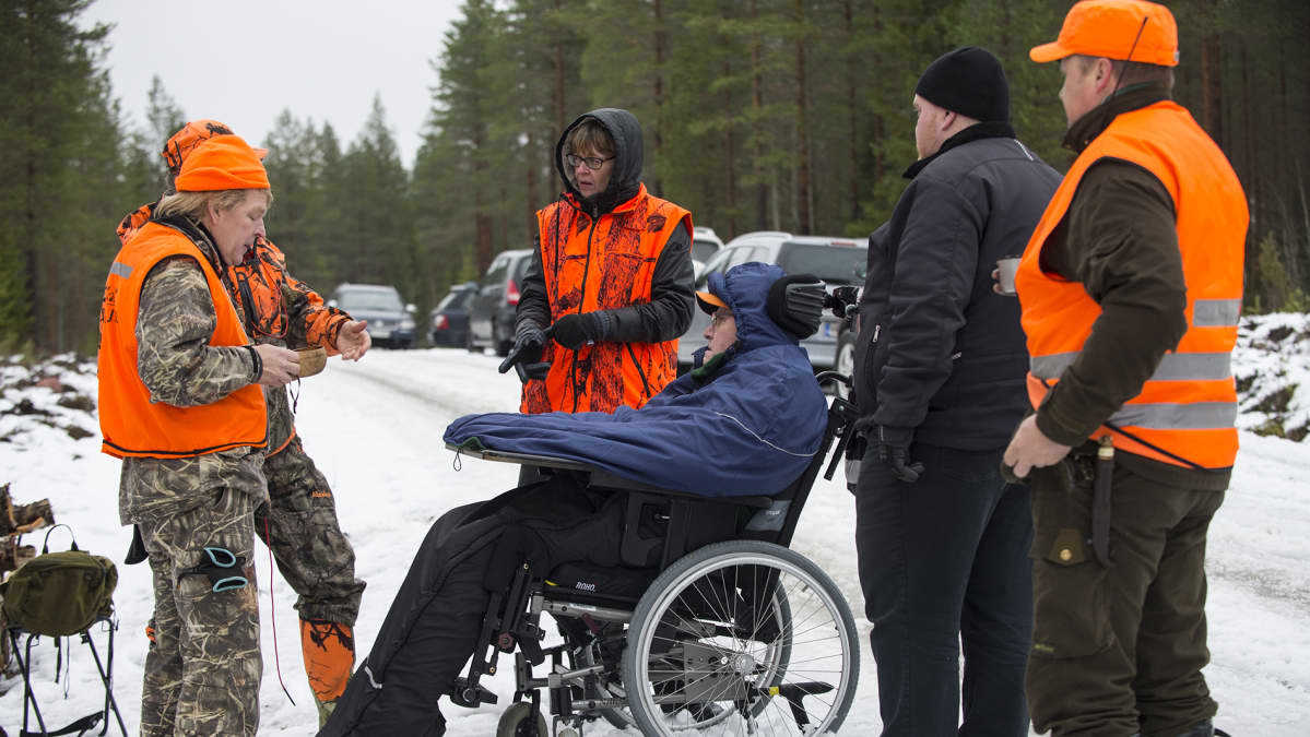 Paavo Turunen hirvimetsällä