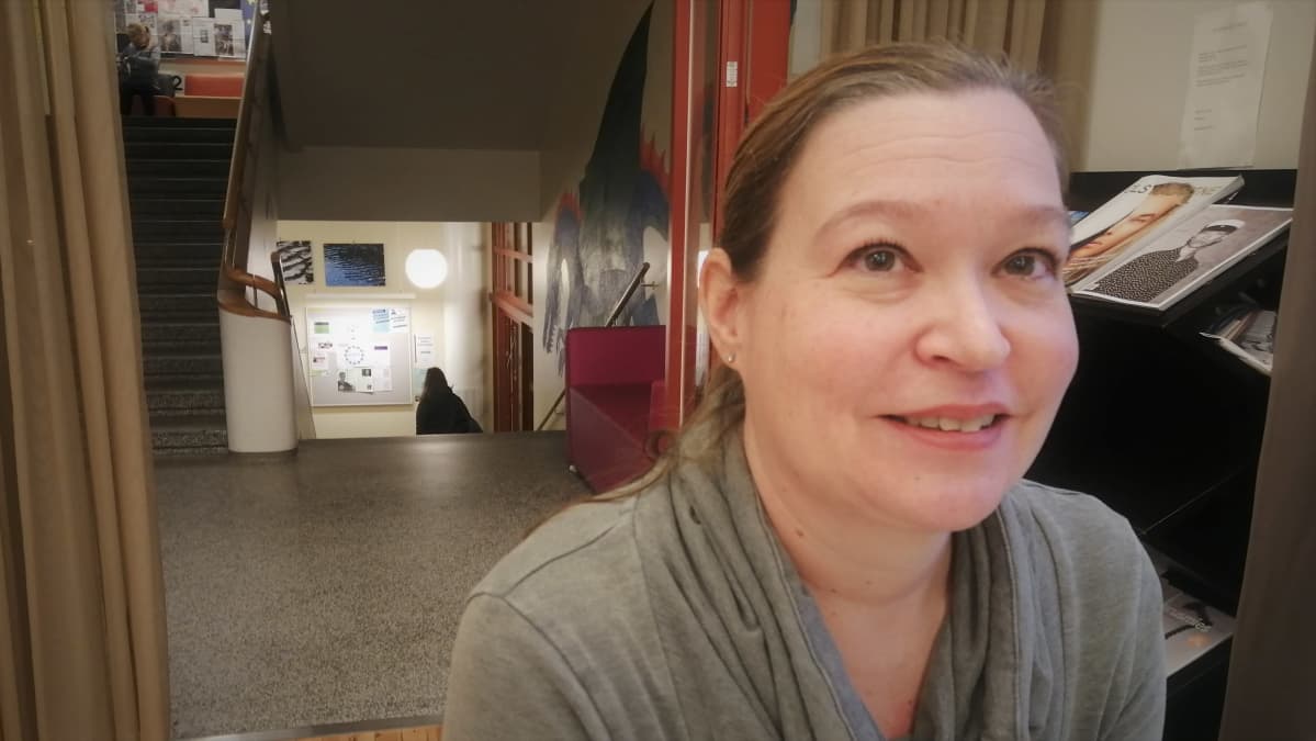 Apulaisrehtori Mari Tepponen pohtii matkan peruuntumista