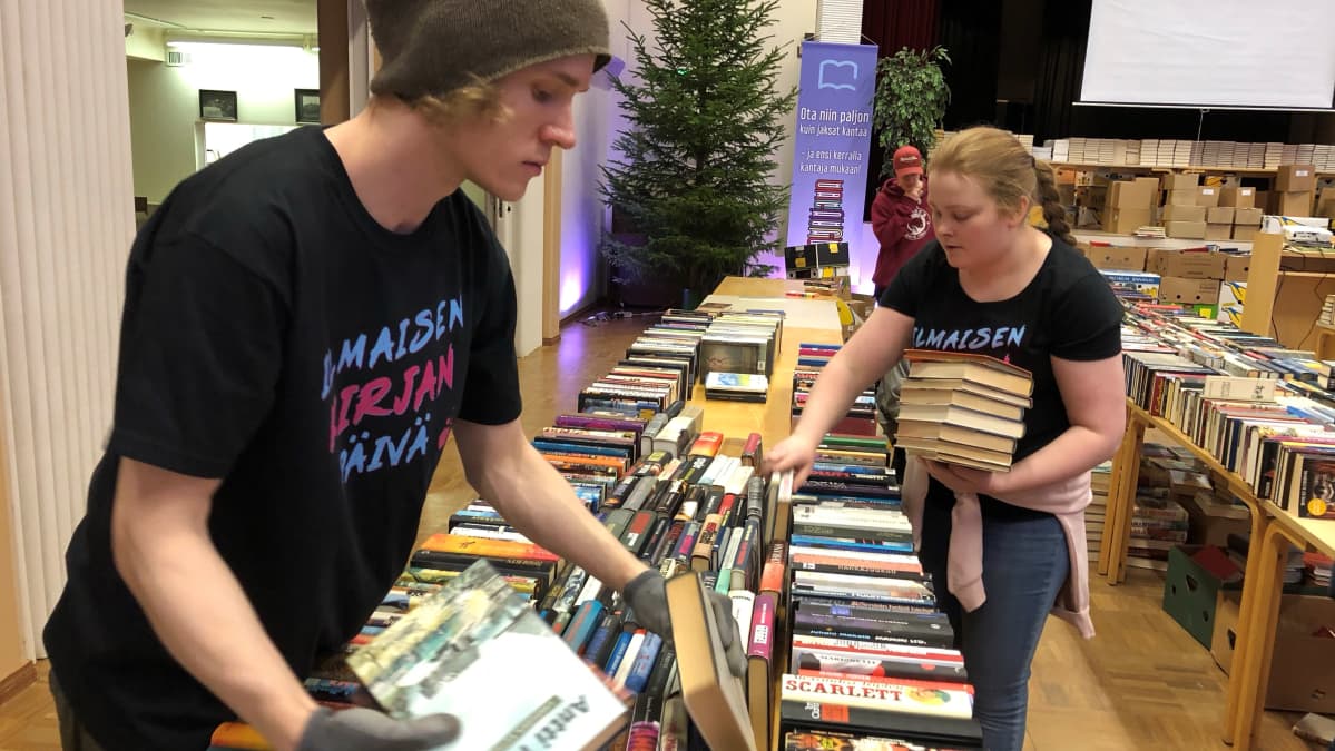 Ilmaisen kirjan päivän valmistelua Orimattilassa