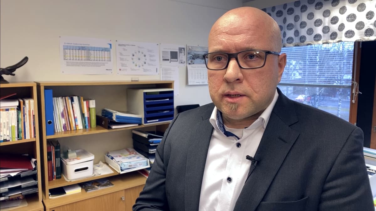 Lopen sivistystoimenjohtaja Mika Silvennoinen.