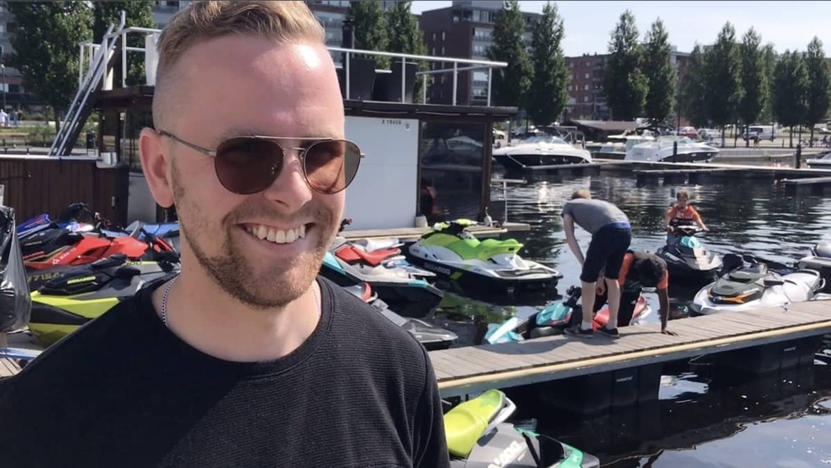 Jyväskylän vesijettivuokraus Oy.n toimitusjohtaja Lauri Huuskola.