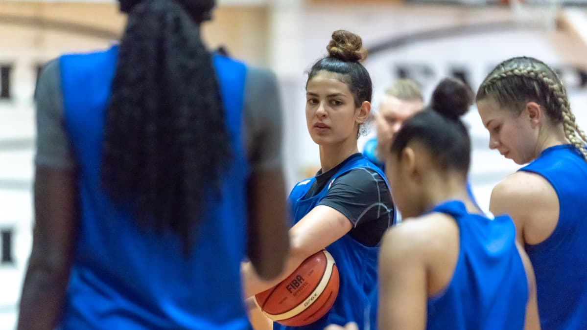koripalloilija Latifa Amzil