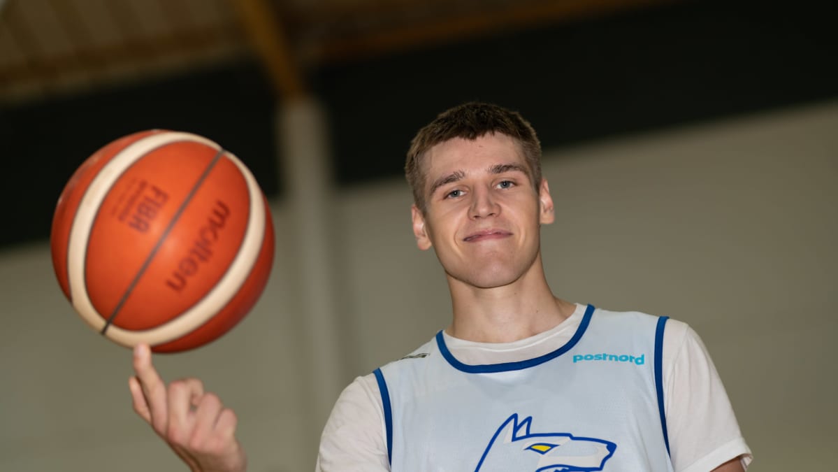 Koripalloilija Teemu Suokas maajoukkueharjoituksissa.