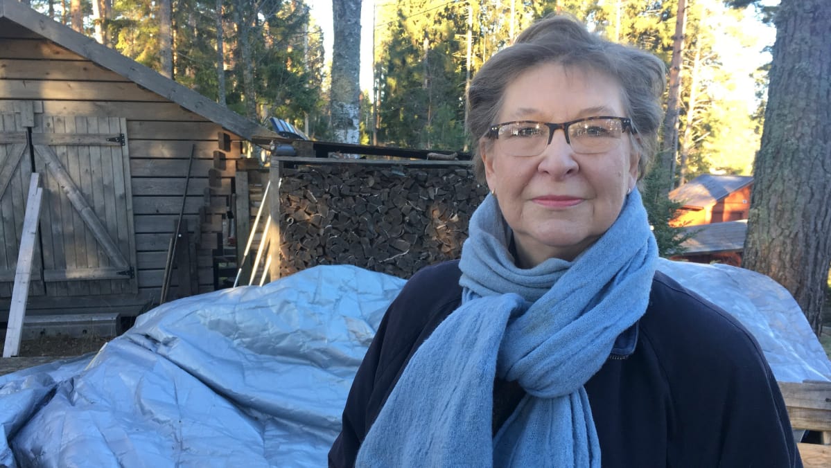 Tuula Alkia, Pyhtää, lentokenttä, lentopaikka, kesämökki