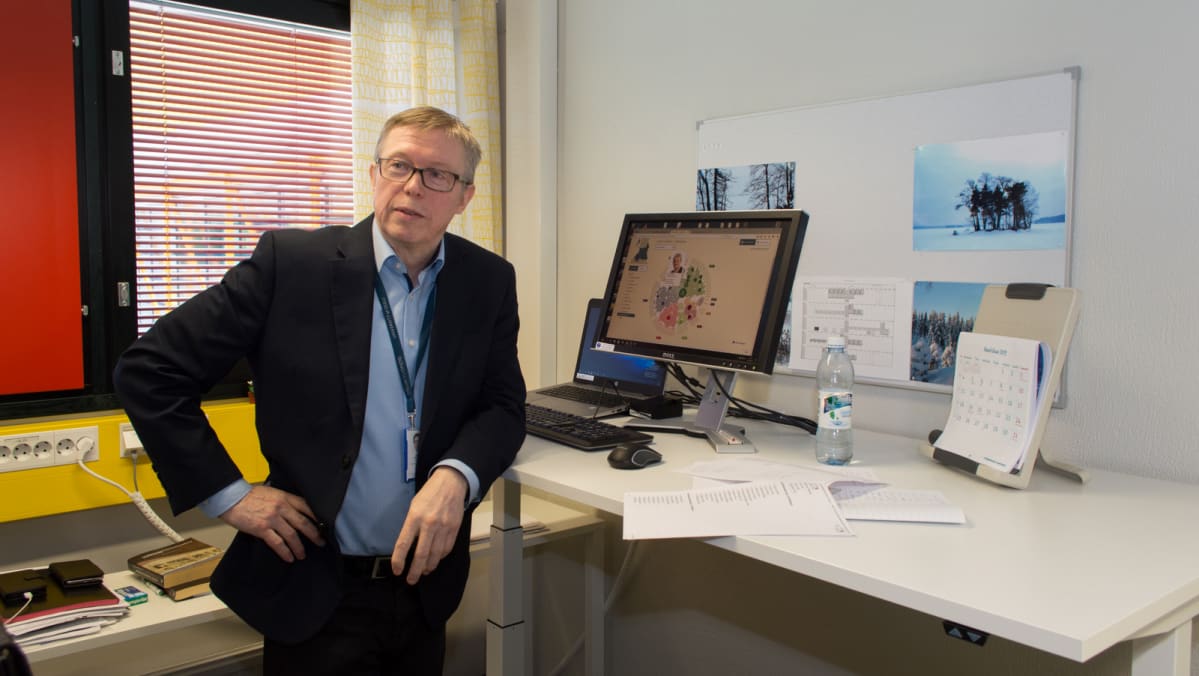 Erkki Karvosen mukaan Keskusta menettäisi Oulun vaalipiirissä kaksi paikkaa ja Perussuomalaiset yhden.