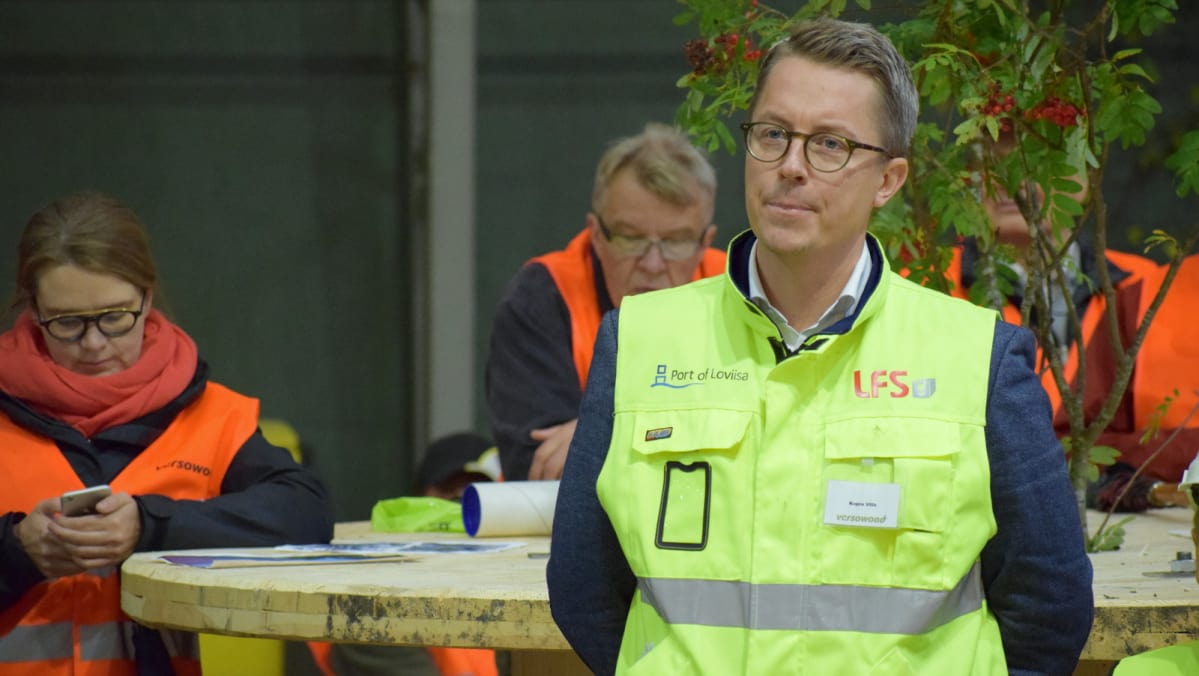 Versowoodin toimitusjohtaja Ville Kopra yhtiön yleisötilaisuudessa.