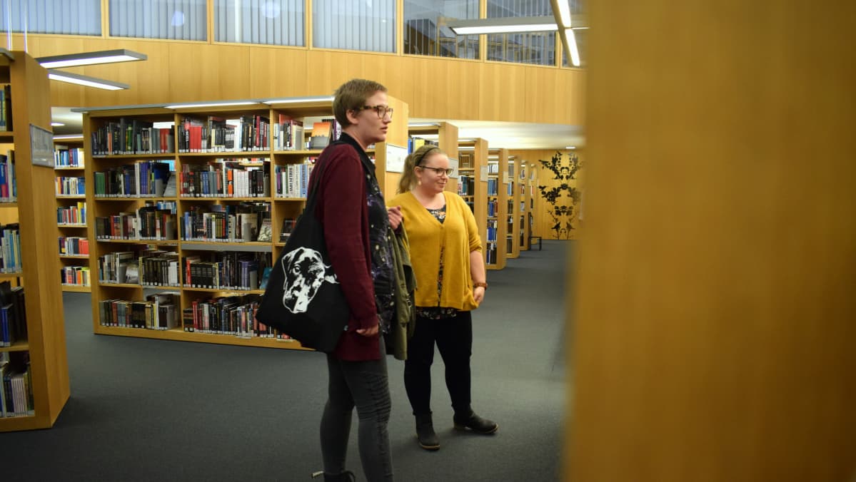 koirapelkoiset Riika Vähä-Ruona ja Saara Järviö