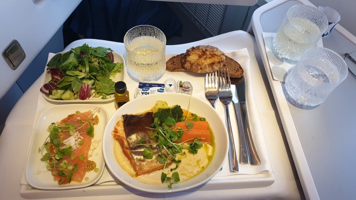 Finnair businessluokka ateria