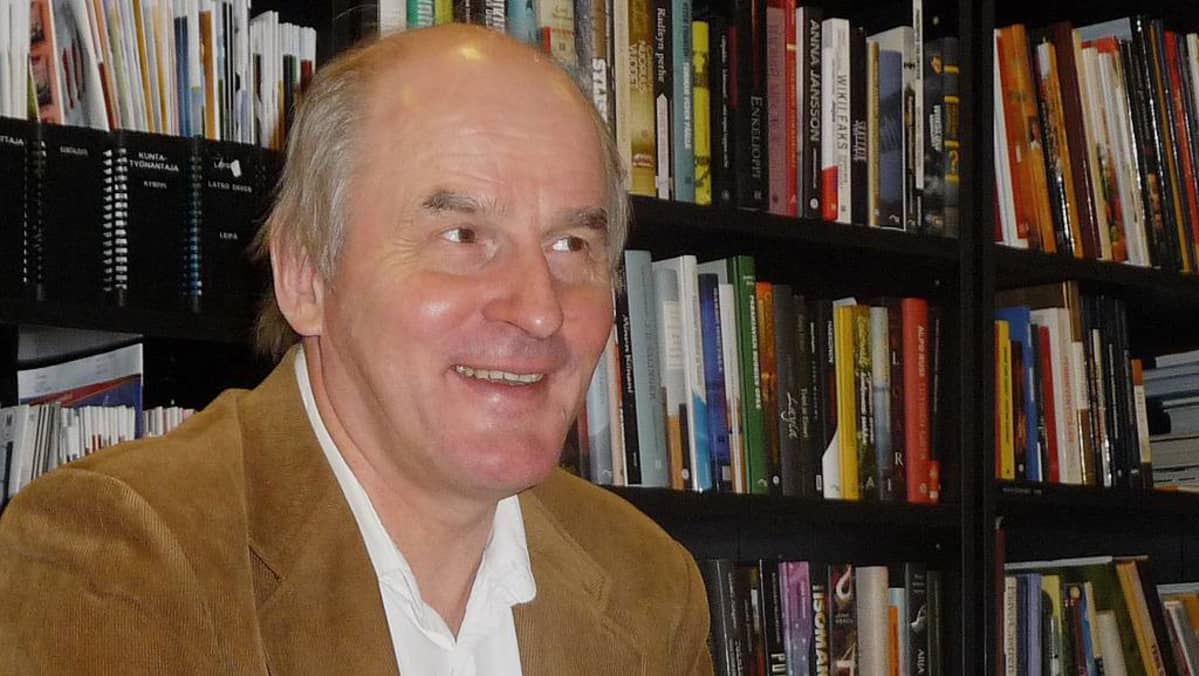 Rikosoikeuden professori Matti Tolvanen.