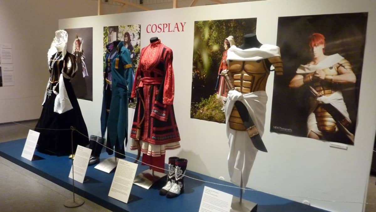 Pukuilua näyttely käsityön museo Jyväskylä