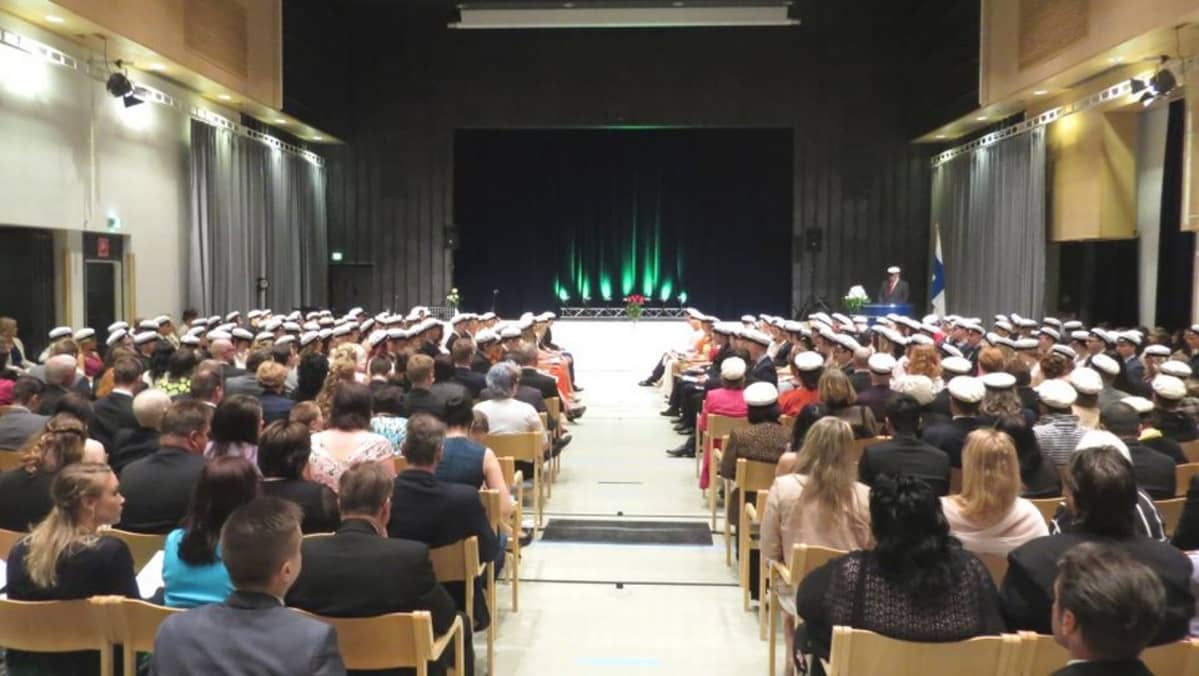 Tornion yhteislyseon lukion ylioppilaat 2015.