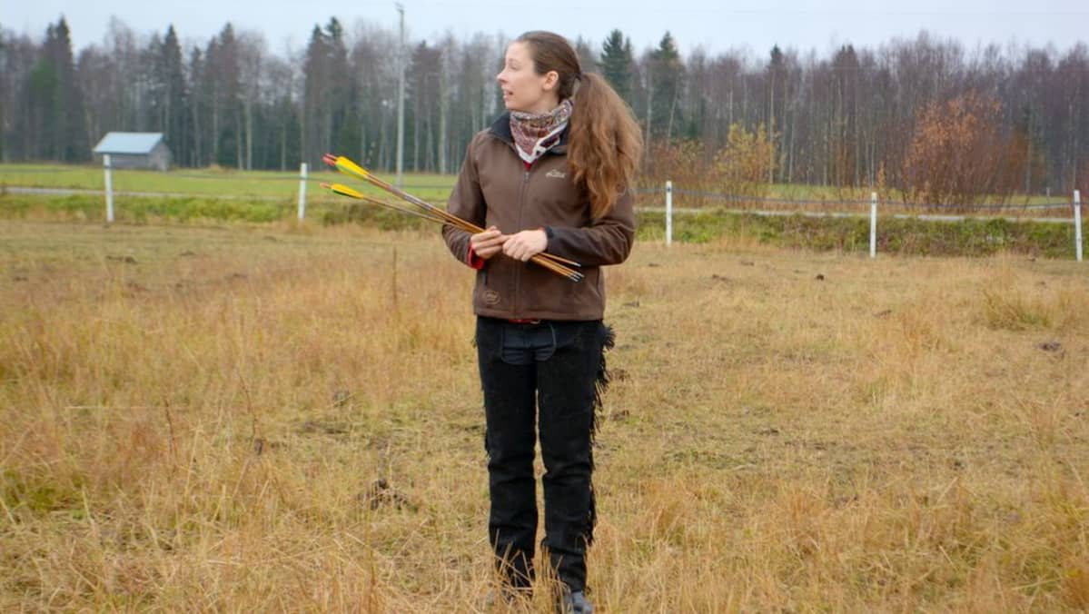 Hevosharrastaja Liisa Koivisto.