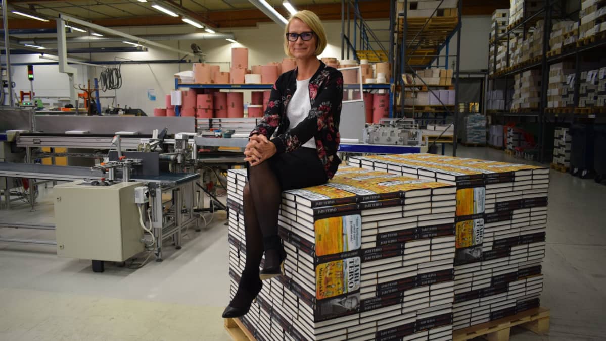 Minna Kokka on johtanut Otavan Kirjapainoa Keuruulla yhdeksän kuukautta.