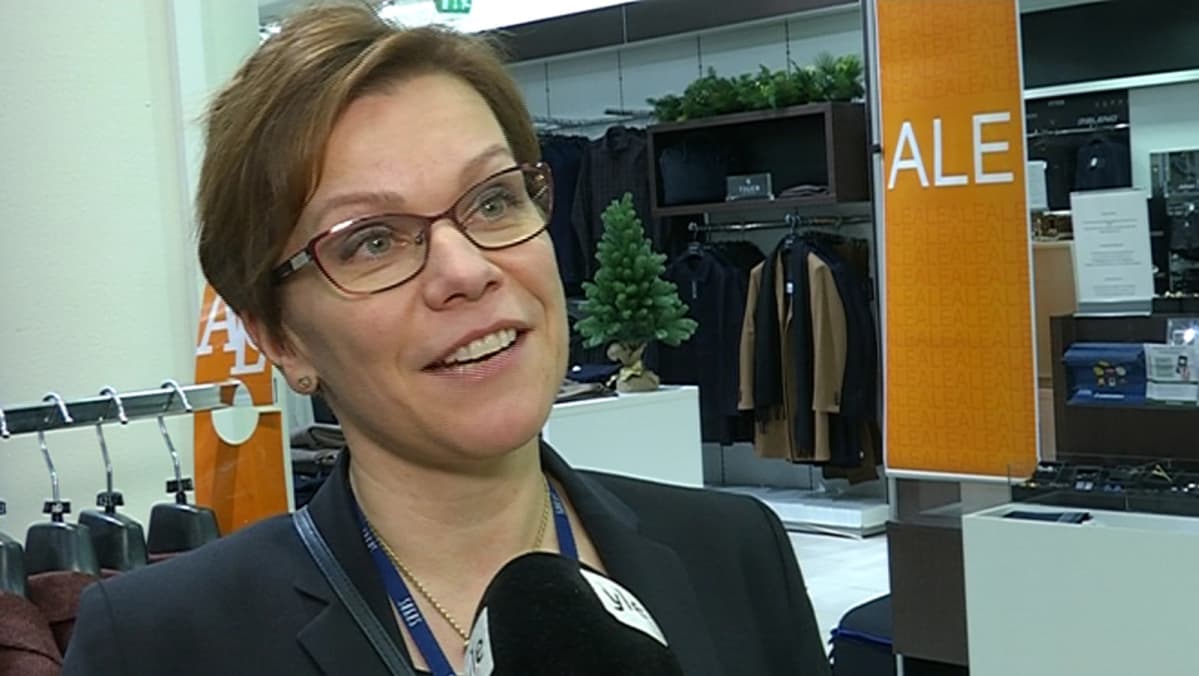 Sokos Lahden myyntipäällikkö Pia Vahe.