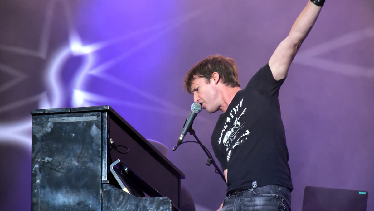 Brittimuusikko James Blunt Porissa 20. heinäkuuta 2018.
