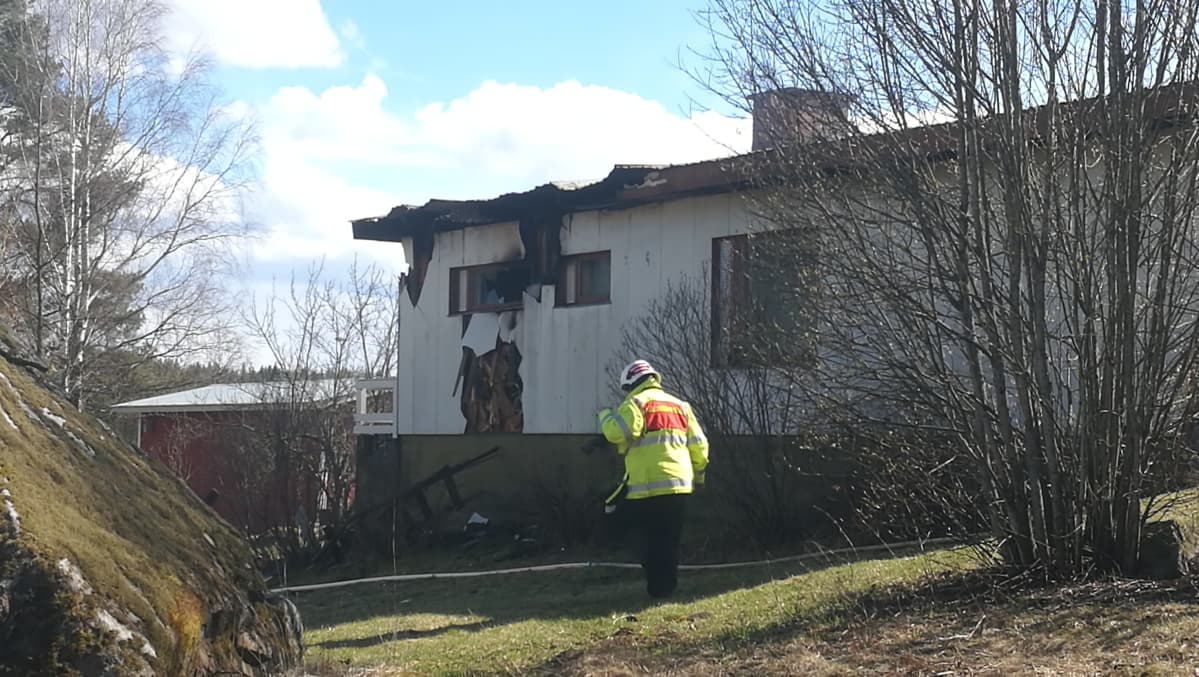 Tulipalossa tuhoutunut asunto Lappeenrannan Vainikkalassa