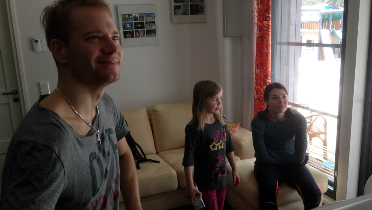 Ville, Isabella ja Mona-Liisa Nousiainen treenin jälkeen