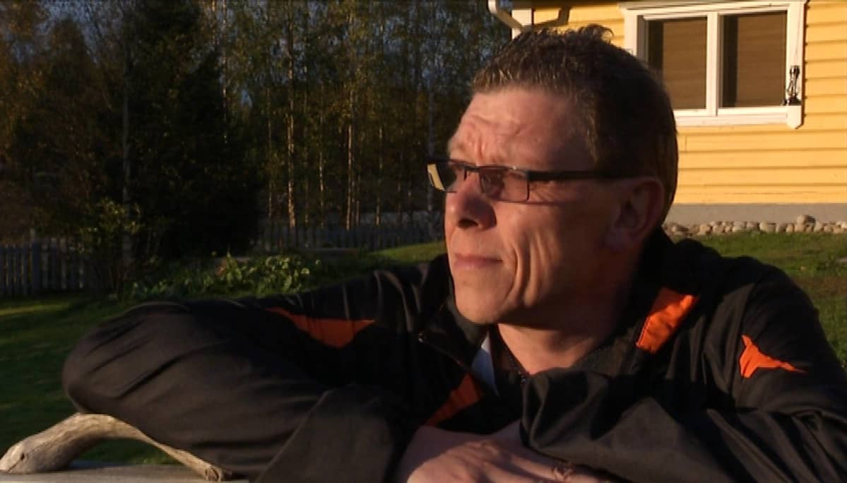 Pekka Häkkinen kuvaa taistelua vakuutusyhtiön kanssa Monopoli-peliksi, jossa välillä aina palataan lähtöruutuun ja kierros alkaa alusta