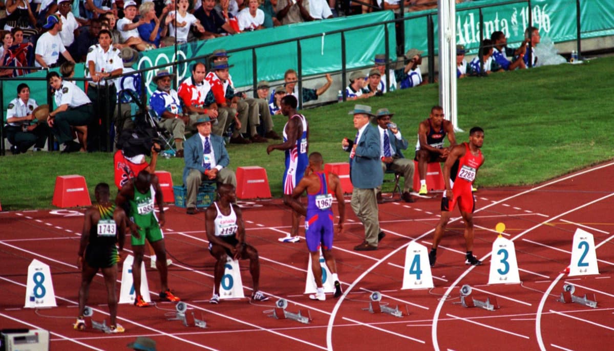 Linford Christie (radalla neljä) poistettiin vuoden 1996 Atlantan olympialaisten sadan metrin finaalista, kun hallitsevana olympiavoittajana kisaan saapunut britti oli ottanut kaksi vilppilähtöä. Radalla kuusi kilpaillut Donovan Bailey juoksi hetkeä myöhemmin uudeksi maailmanennätykseksi ajan 9,84.