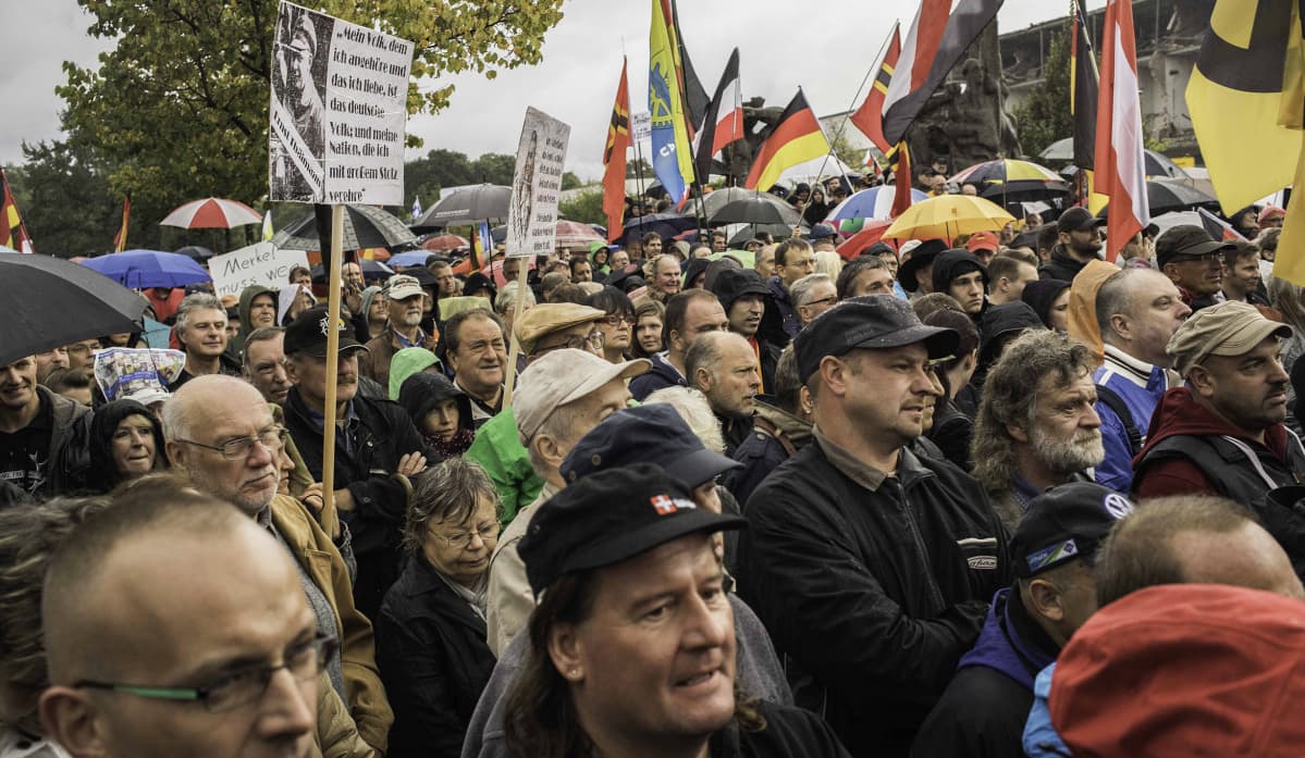 Pegida-liikkeen mielenilmaus.