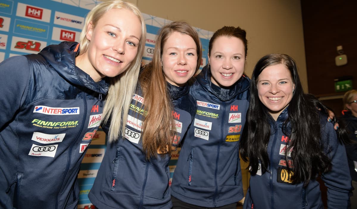 Suomen naisten 10km perinteisen kisan ennakkoinfo. Kuvassa Anne Kyllönen, Laura Mononen, Kerttu Niskanen ja Krista Pärmäkoski.