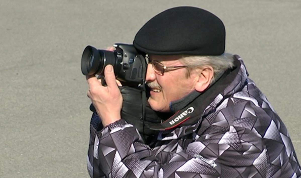 Jouko Ankkuri kuvaamassa