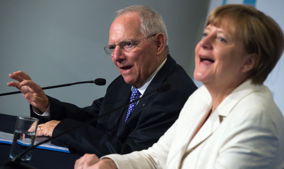 Wolfgang Schäuble ja Angela Merkel G20-kokouksessa Turkissa.