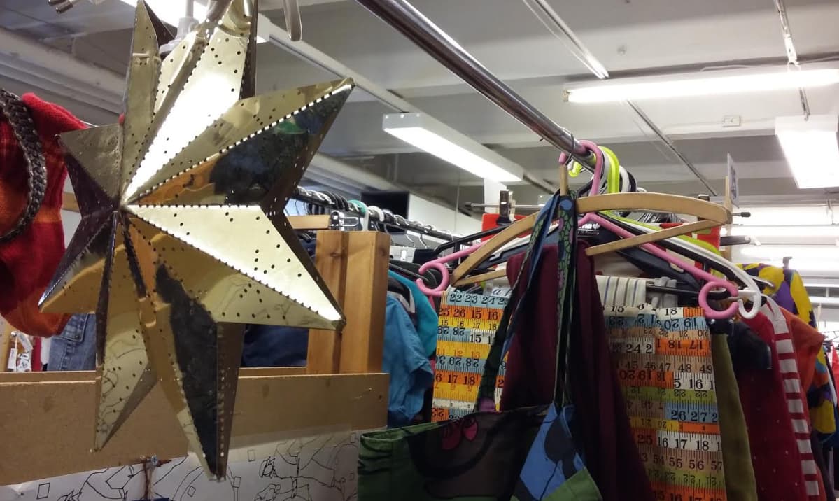 kirppari kirpputori kirpparipöytä