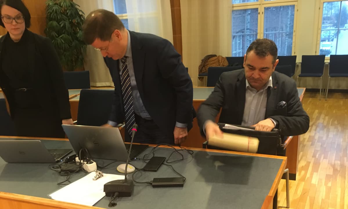 Atanas Aleksovski saapui oikeuteen perjantaina.