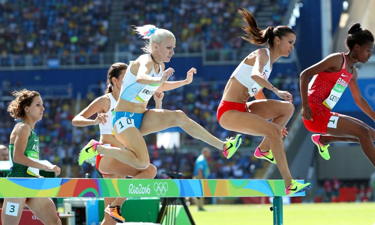 Sandra Eriksson Rion olympiakisojen alkuerässä.