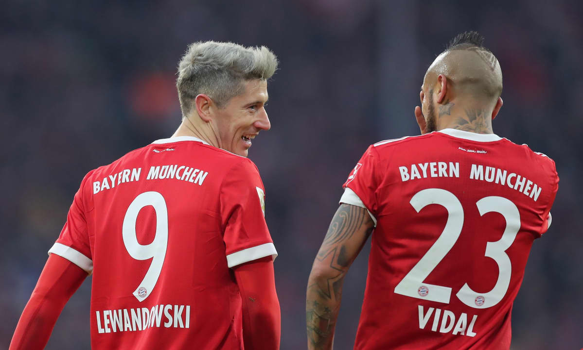 Lewandowski ja Vidal joukkuekavereina vuonna 2017.