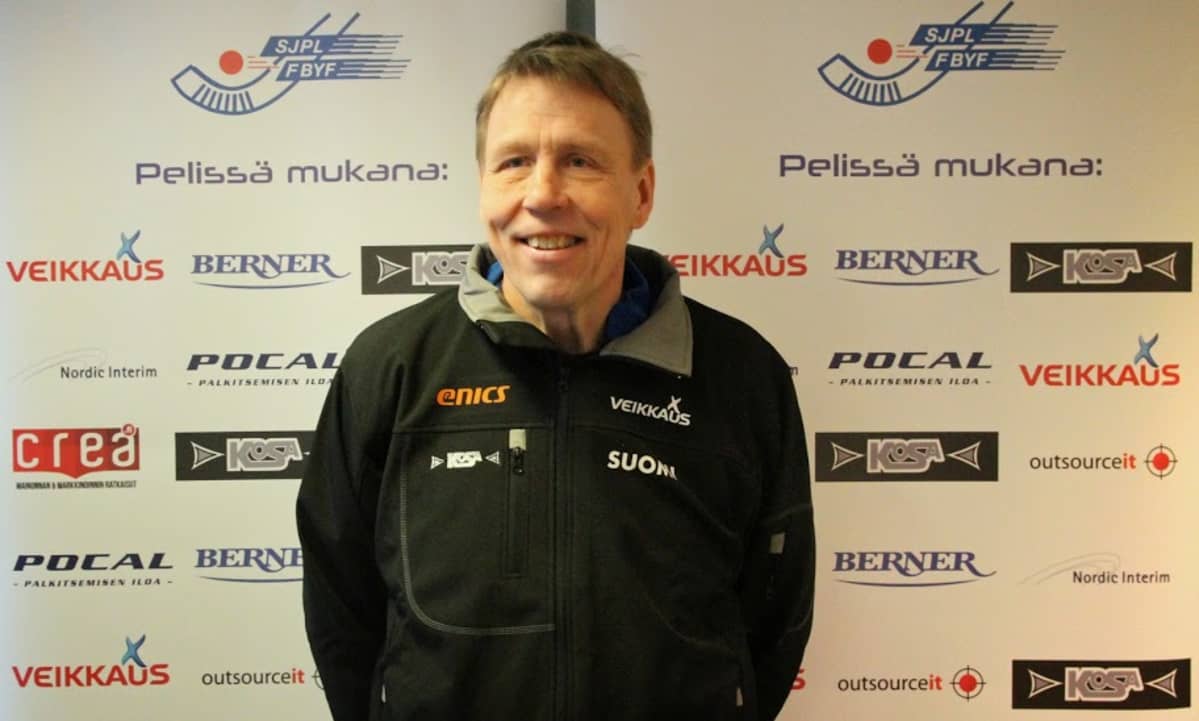 Antti Parviainen haastattelupisteellä
