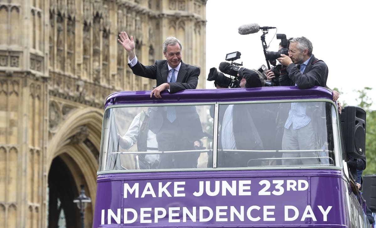 Maahanmuuttokriittisen UKIPin puheenjohtaja Nigel Farage kampanjoi Brexitin puolesta 16. kesäkuuta.