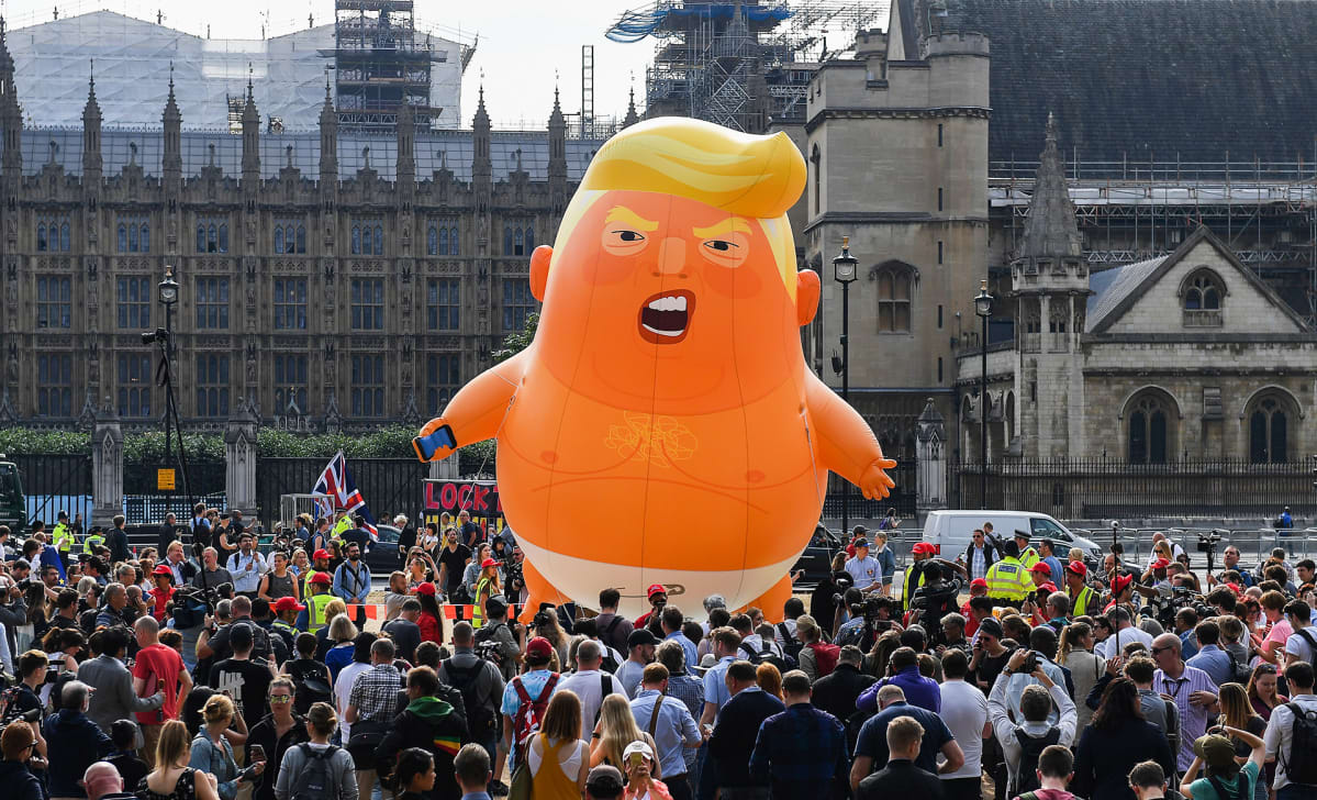 'Donald Trump Baby Blimp' - pallo Lontoossa.