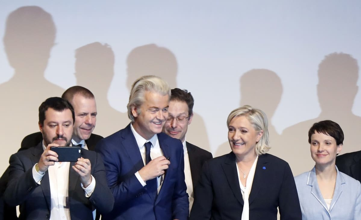 Kuvassa vasemmalla Geert Wilders, Marina Le Pen ja ja Vaihtoehto Saksalle -puolueen Frauke Petry.