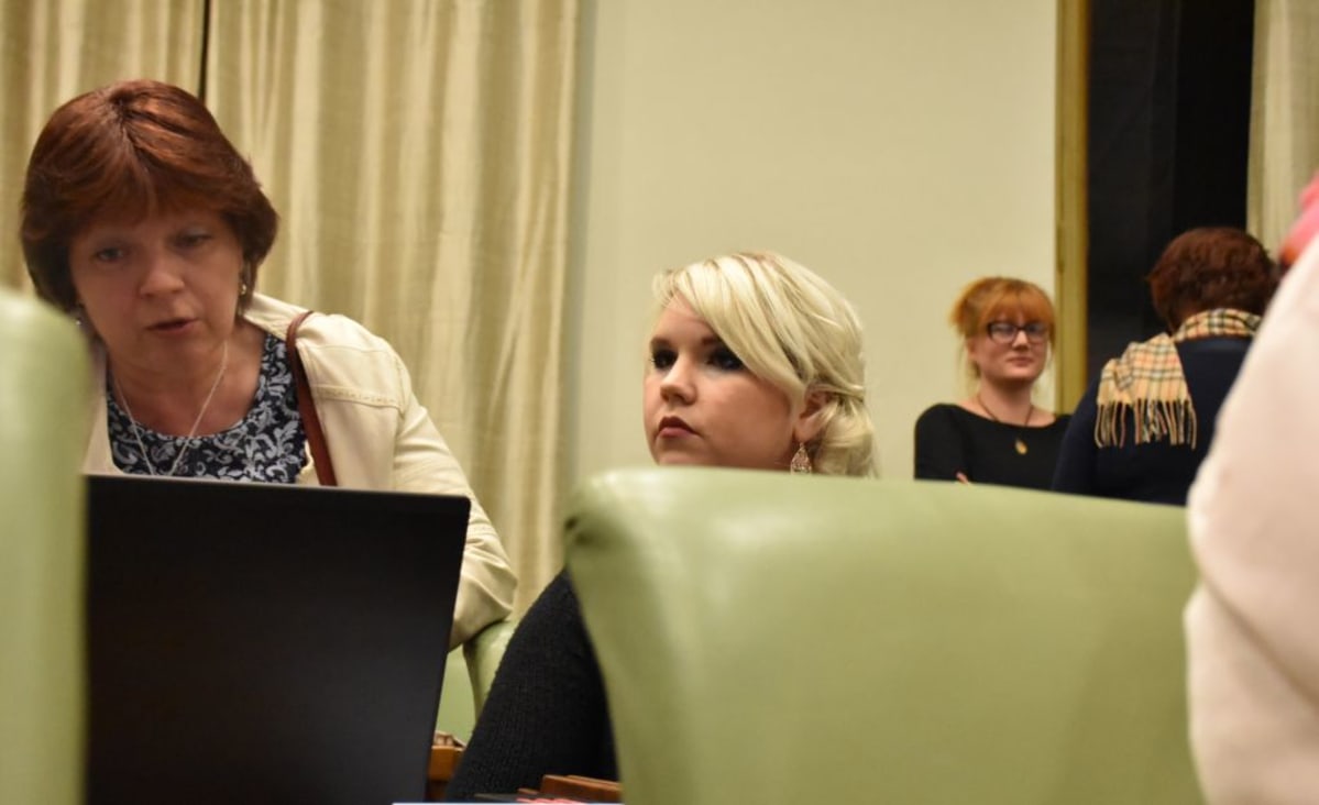 Mirva Heino ja Noora Kinnunen, porilaiset demarivaltuutetut.