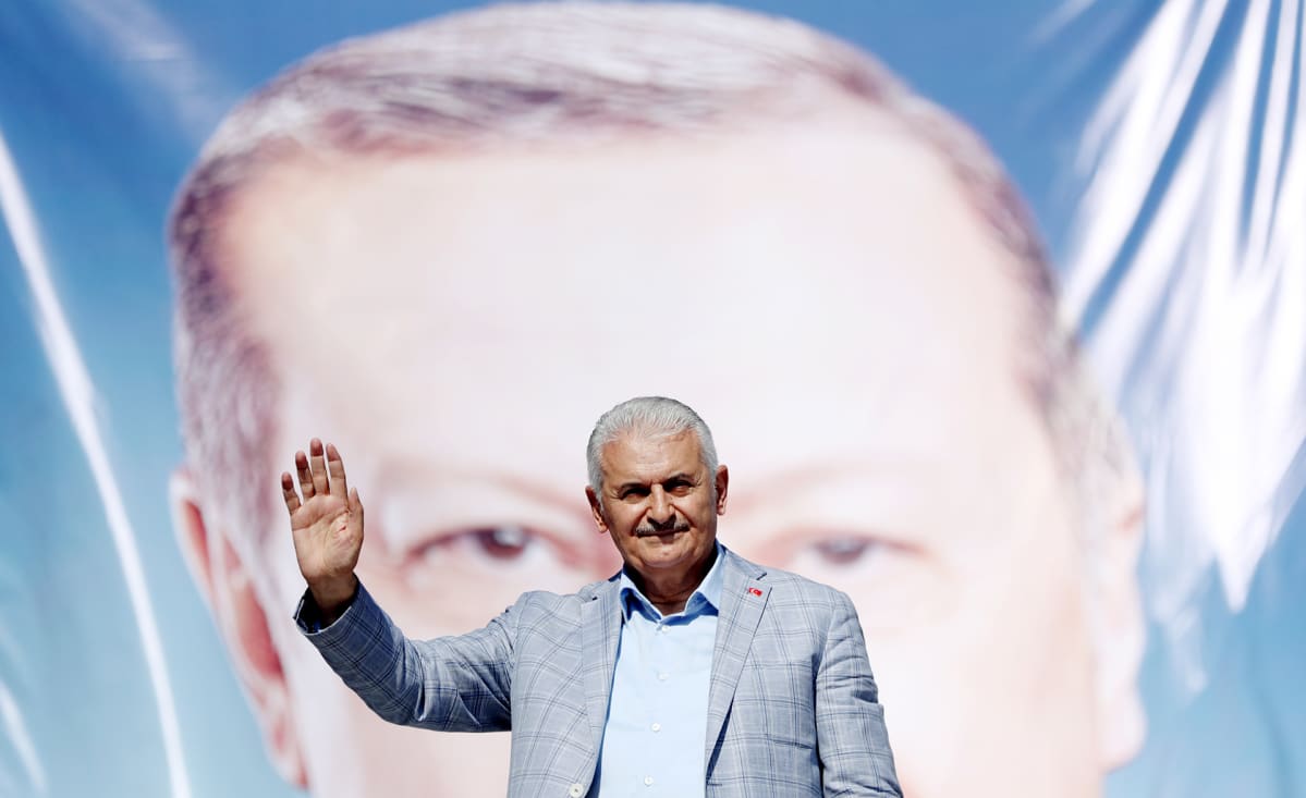 Binali Yildirim kampanjoi Istanbulissa.