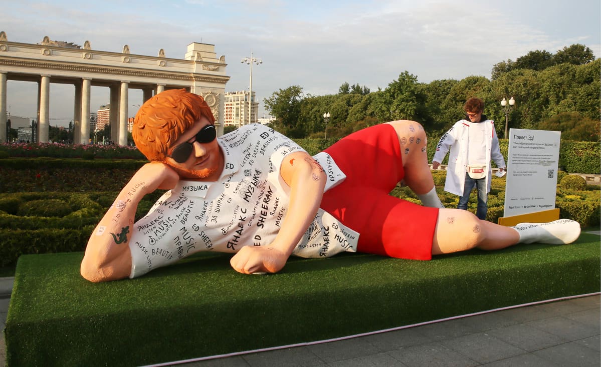 Ed Sheeranin patsas ja poika.