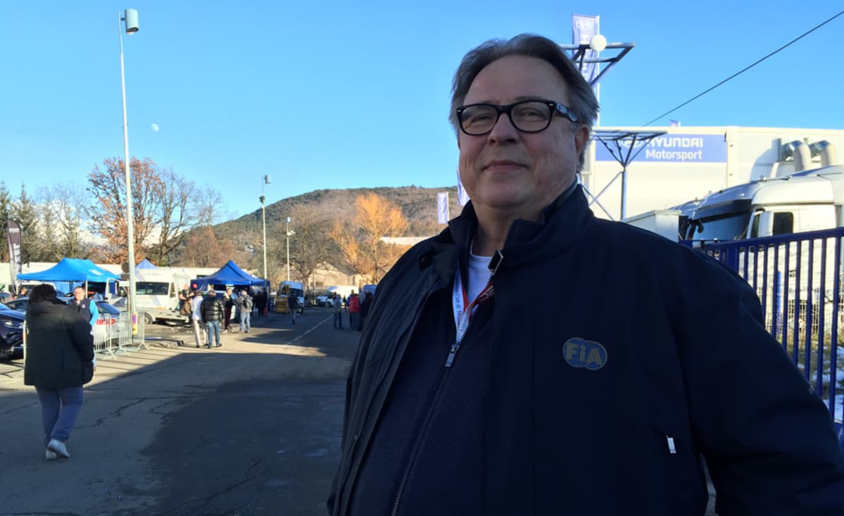 FIA:n rallipomo Jarmo Mahonen haluaa viedä MM-rallisarjan uusien yleisömassojen eteen.