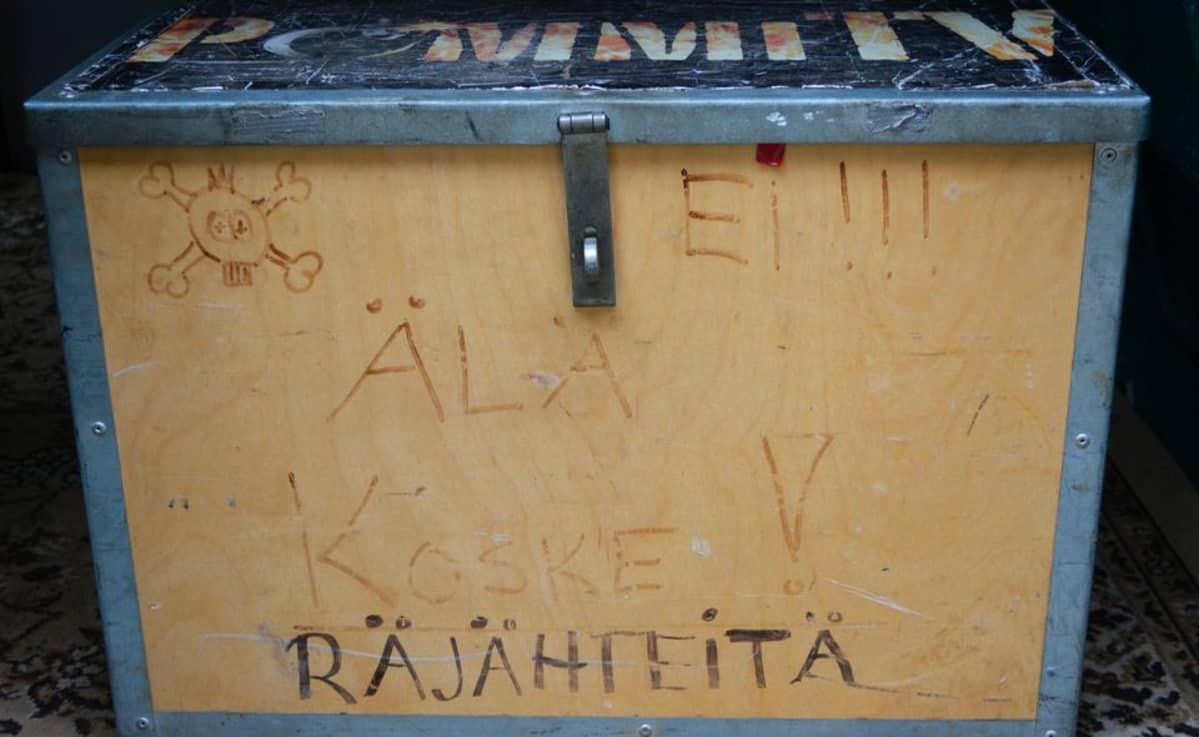 Räjähdelaatiikko.