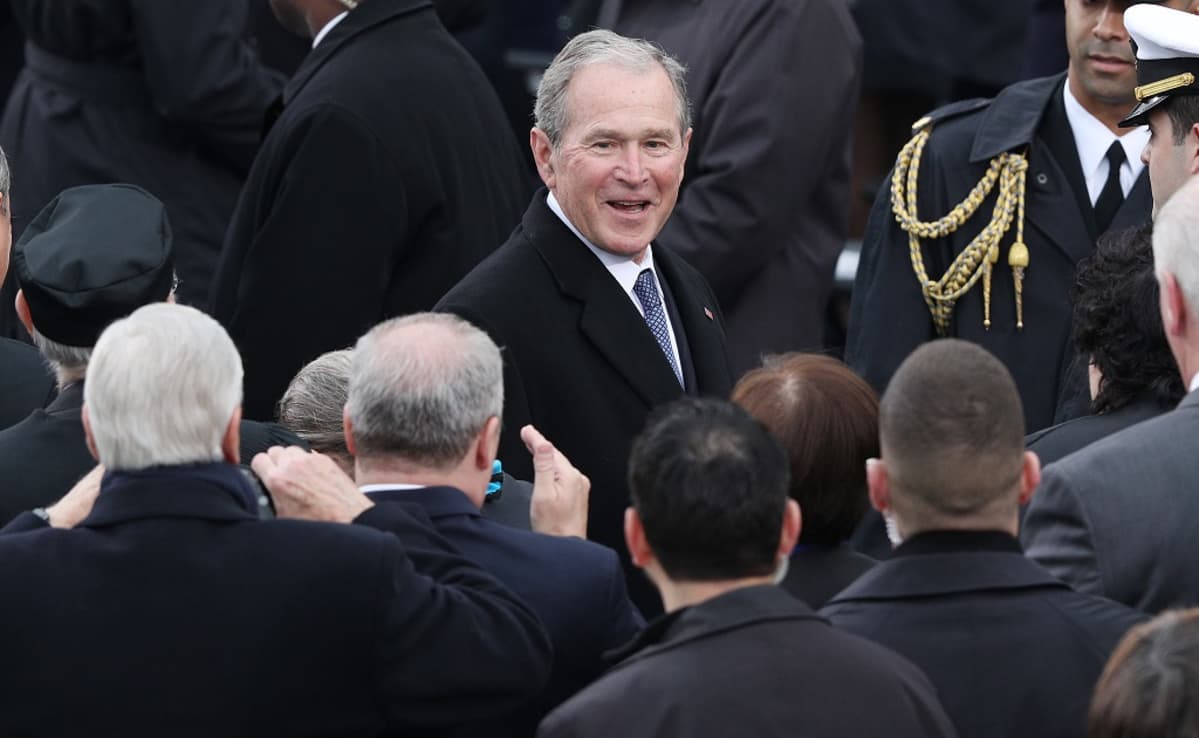 Bush nuorempi