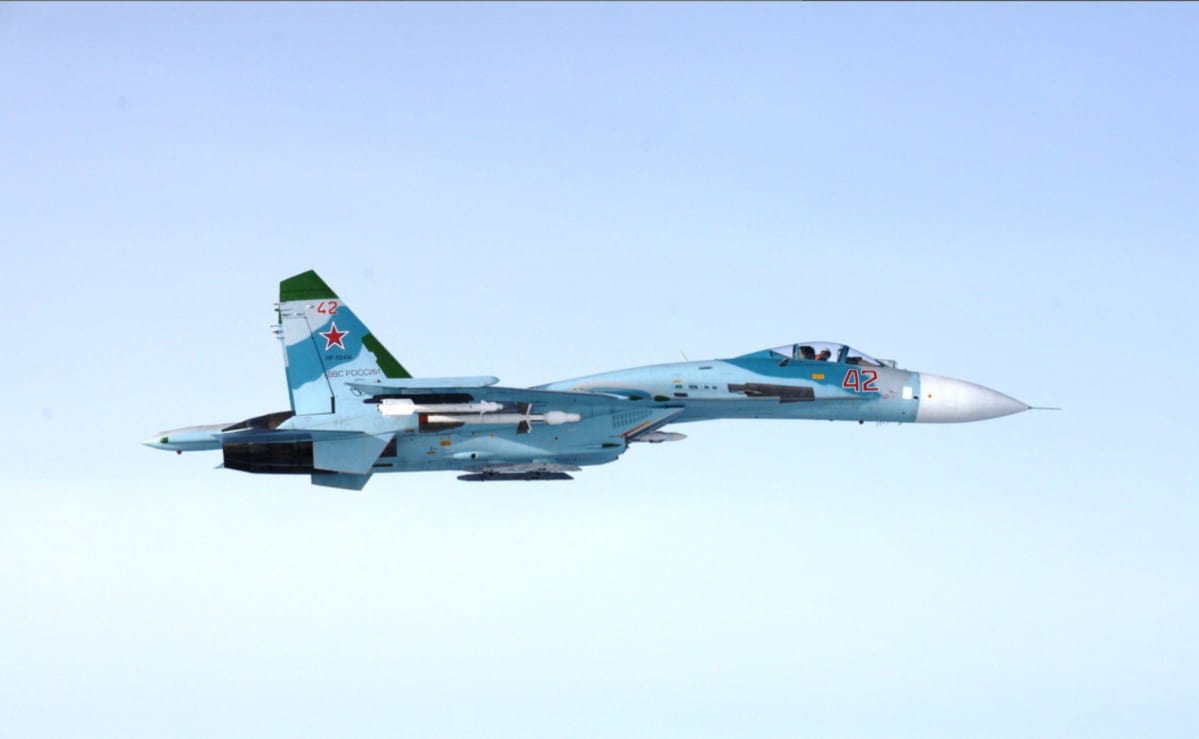 Venäläinen SU-27-hävittäjä.