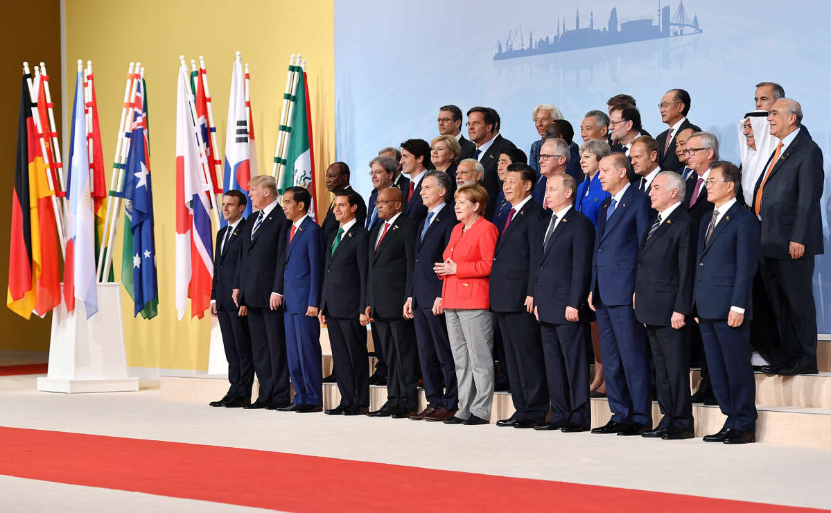 G20-kokouksen ryhmäkuva.