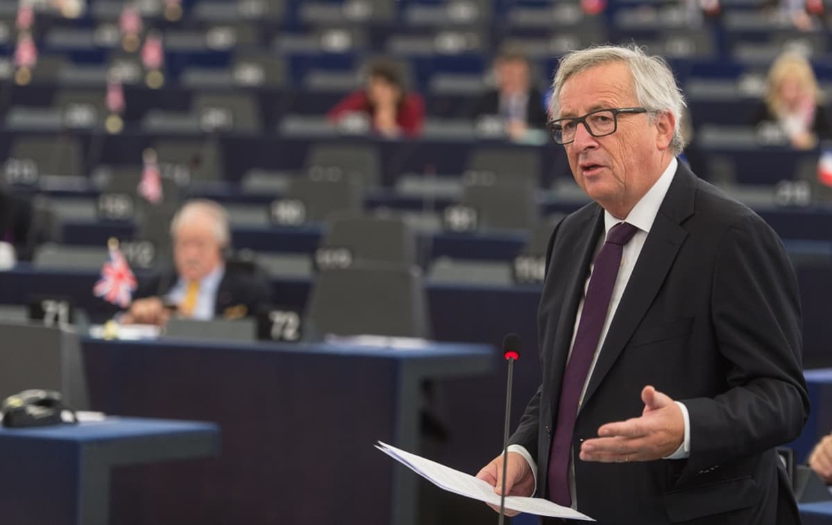 EUroopan komission puheenjohtaja Jean-Claude Juncker pitämässä puhetta Euroopan parlamentissa, Strasbourgissa.