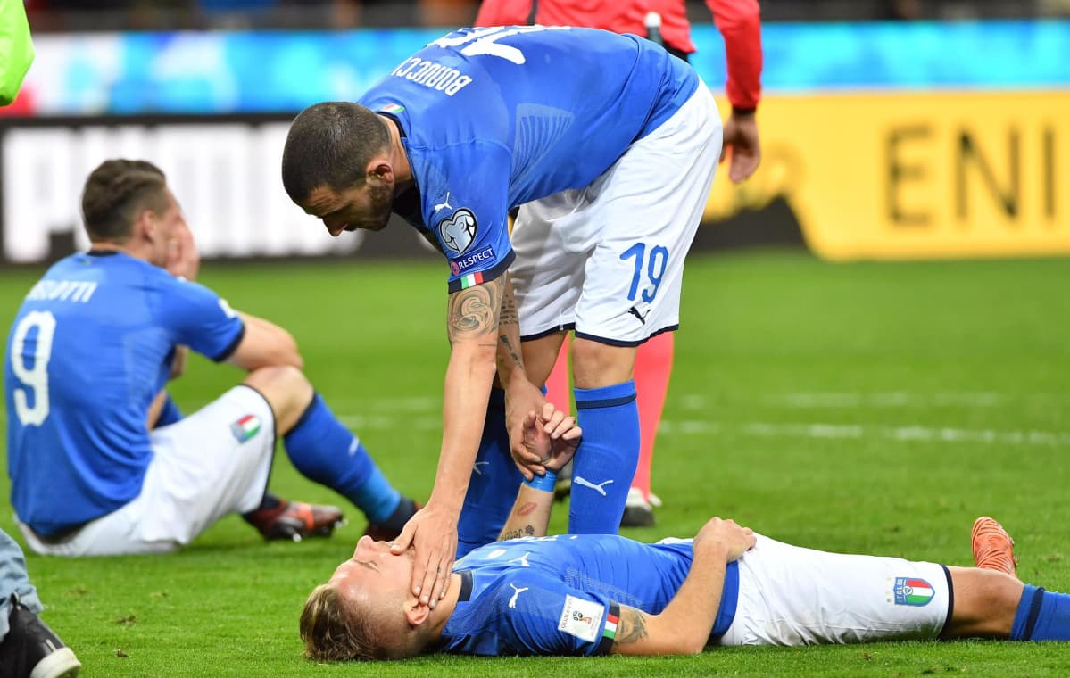 Leonardo Bonucci lohduttaa Ciro Immobileä